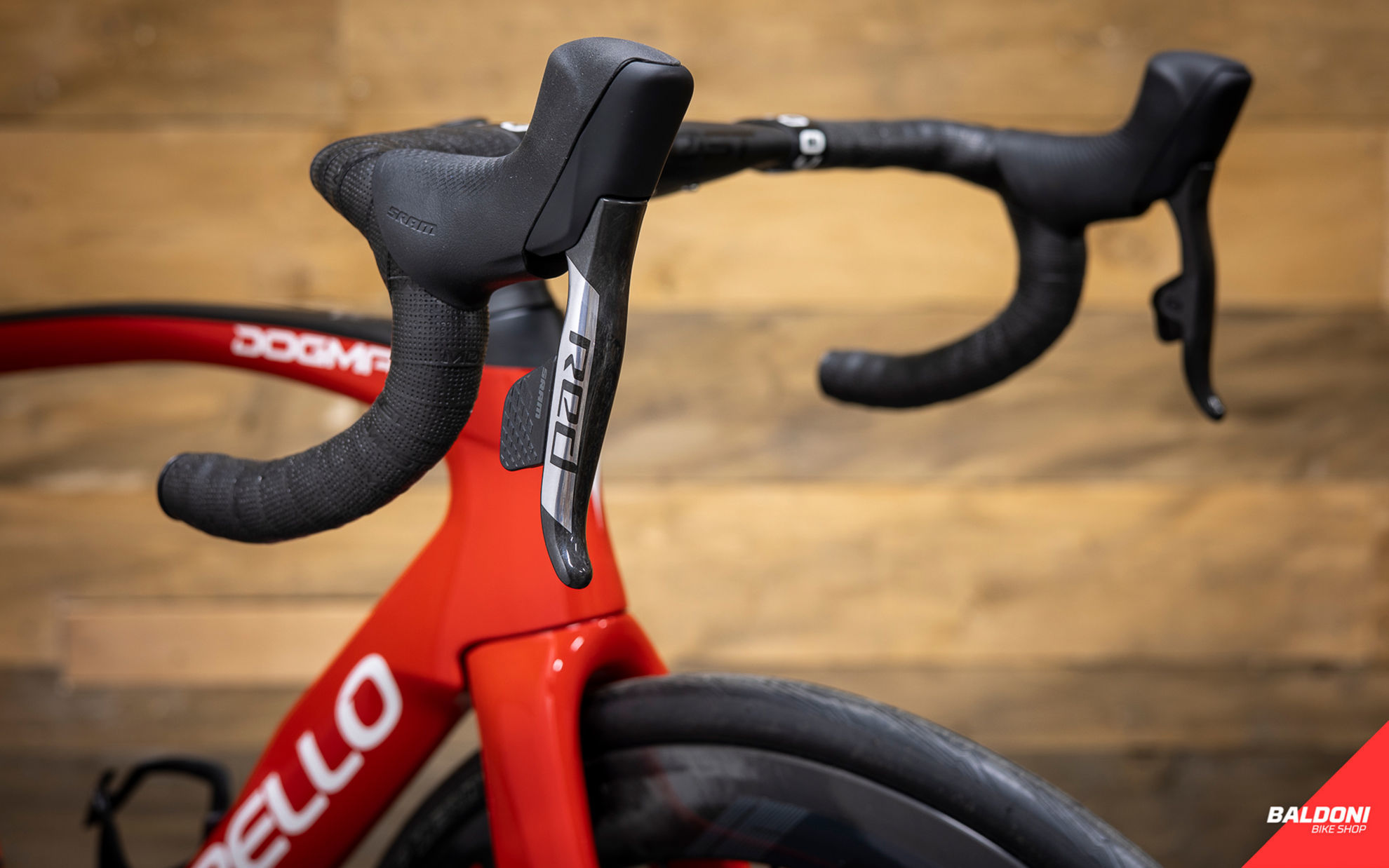 pinarello dogma f12 meteor red