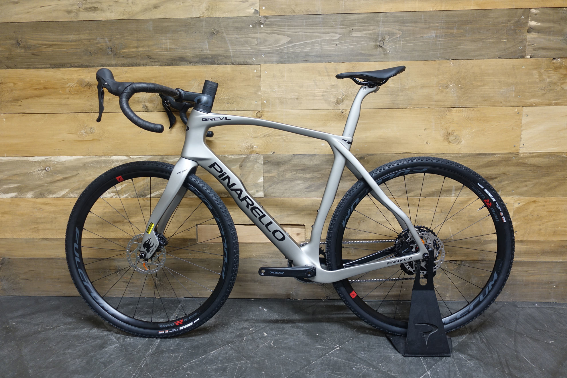 Picture of PINARELLO Grevil  F7 GRX610 1x12DB Fulcrum Rapid Stone Grey**